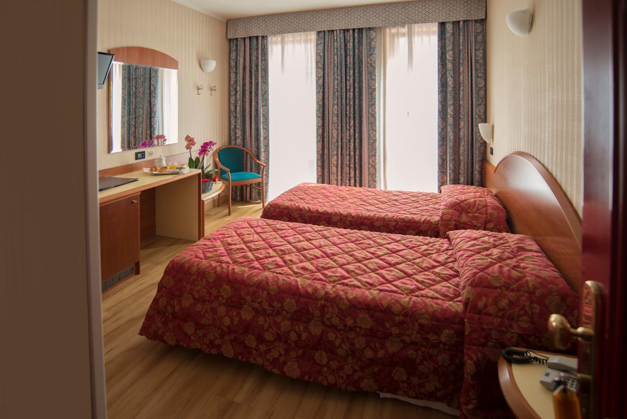 Hotel Brennero 바사노델그라파 외부 사진