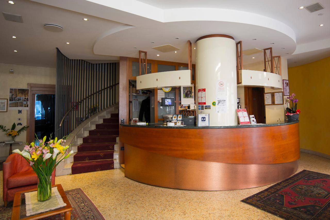 Hotel Brennero 바사노델그라파 외부 사진