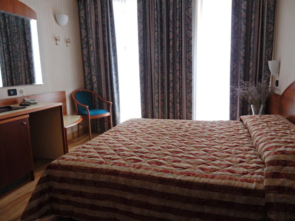 Hotel Brennero 바사노델그라파 외부 사진